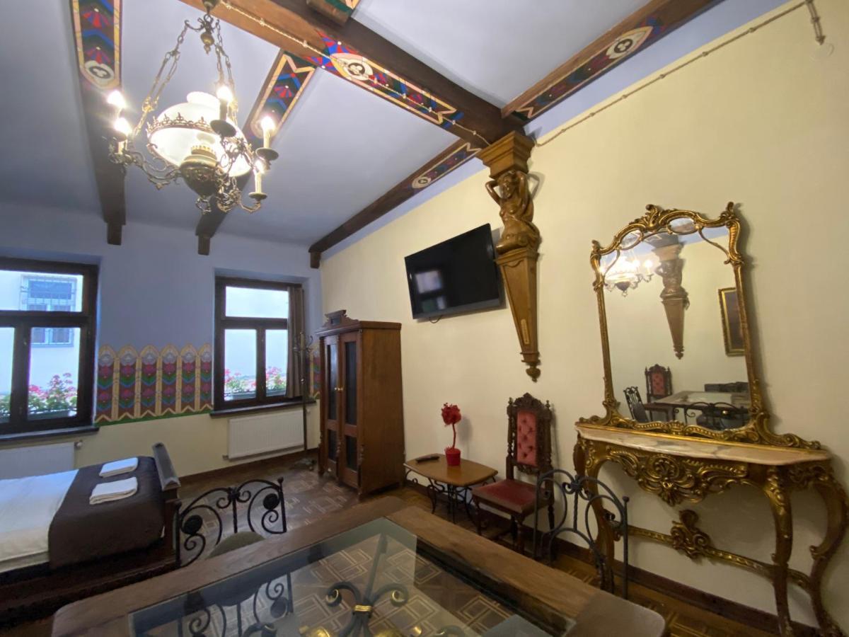 Апартаменти Королівські На Вулиці Лесі Українки 19 Leópolis Exterior foto