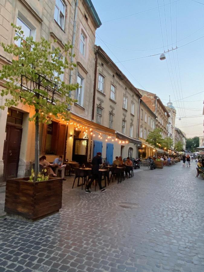 Апартаменти Королівські На Вулиці Лесі Українки 19 Leópolis Exterior foto