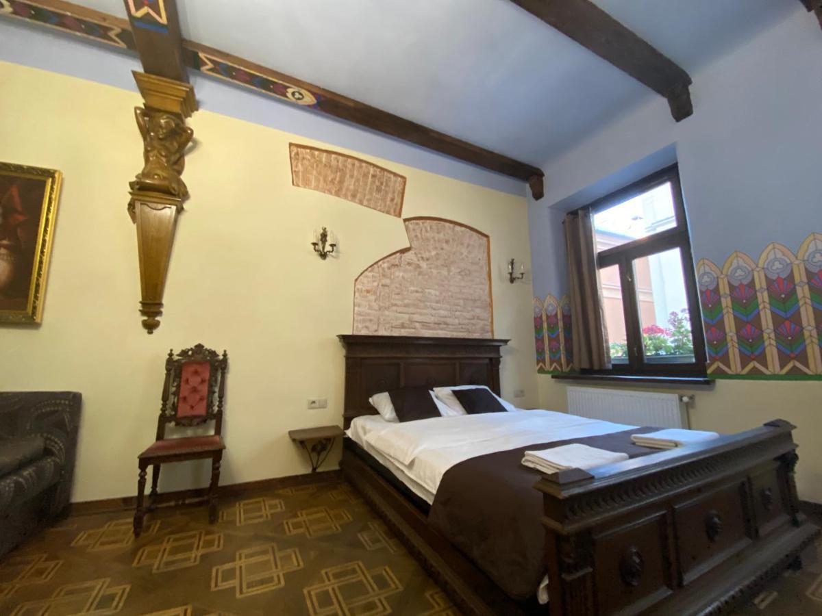 Апартаменти Королівські На Вулиці Лесі Українки 19 Leópolis Exterior foto