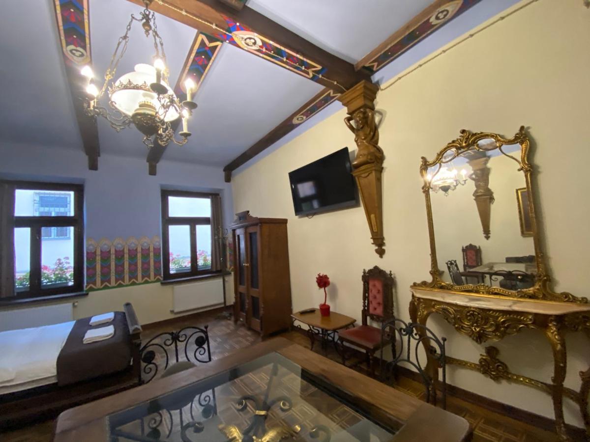Апартаменти Королівські На Вулиці Лесі Українки 19 Leópolis Exterior foto