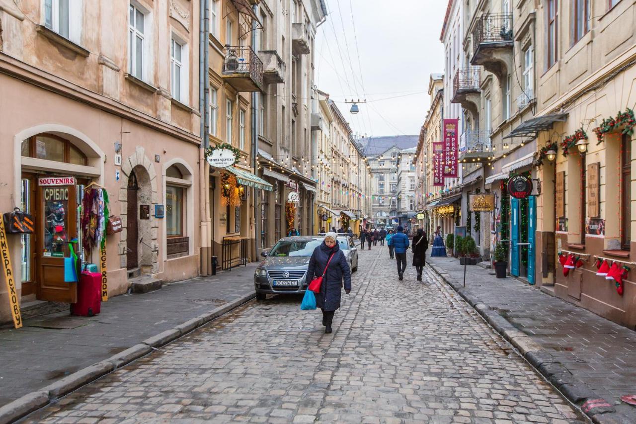 Апартаменти Королівські На Вулиці Лесі Українки 19 Leópolis Exterior foto